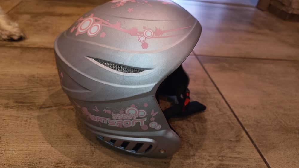 Kask narciarski dziewczecy