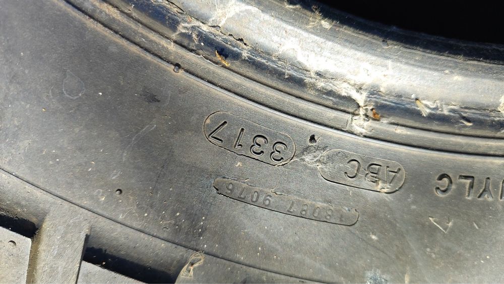 Maxxis Creepy Crawler 38.5X14.50 R16