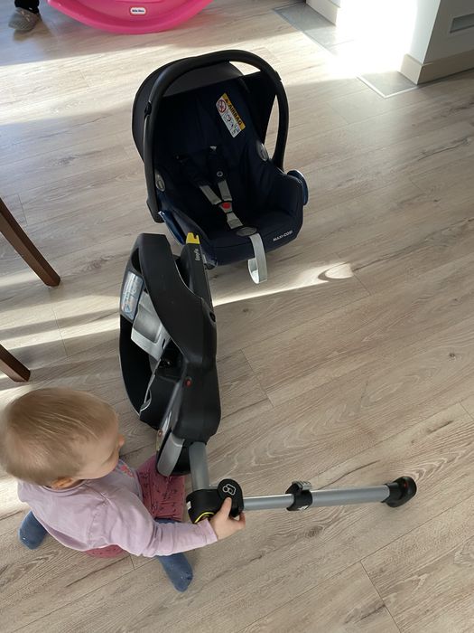 Fotelik maxi cosi cabriofix razem z bazą