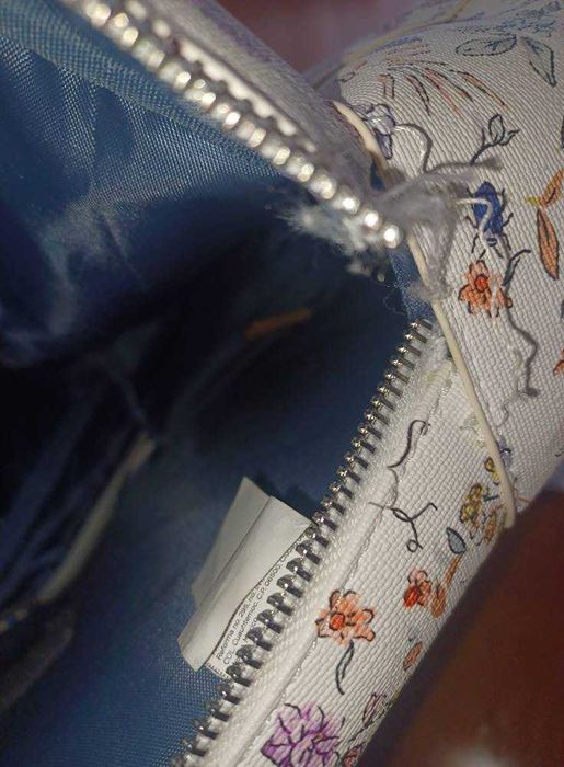 Mochila para portátil da Parfois com fecho avariado