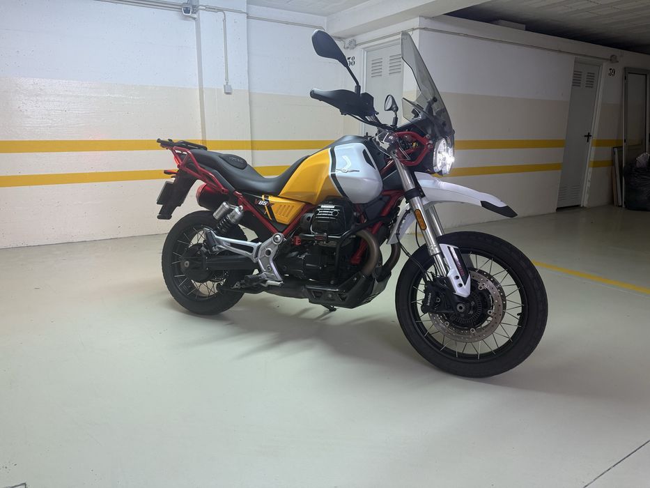 Moto Guzzi V85tt 2024