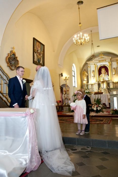 suknia ślubna z koronką