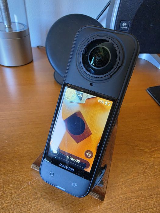 Insta360 X5 + utility frame + extras (ler descrição)