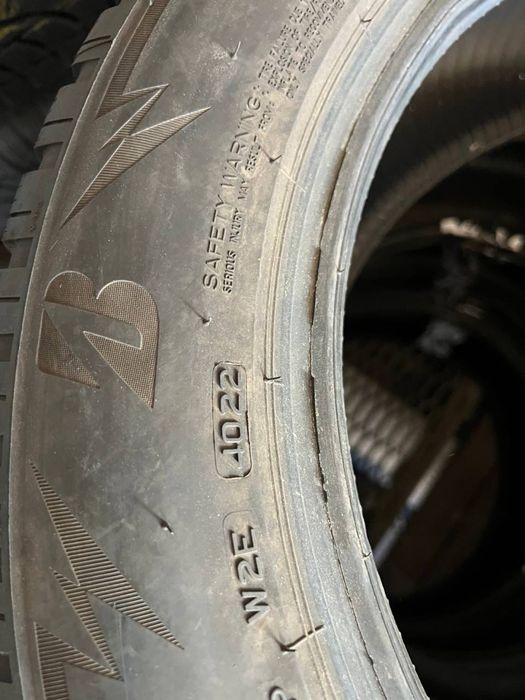 225/55/17 Bridgestone 2022года пара зимних шин