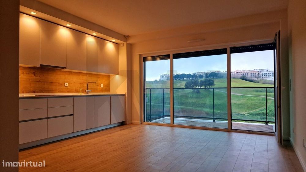 Apartamento NOVO Totalmente Mobilado, Com Varanda e Vista Panorâmica p