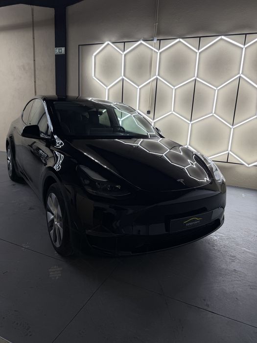 Tesla Model Y Long Range Dual Motor