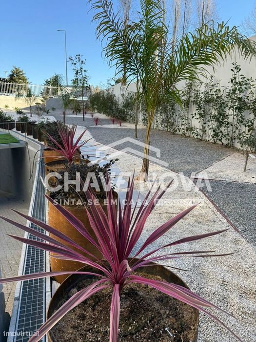 Apartamento T2 novo c/ 2 lugares de Garagem no Porto (Bessa)