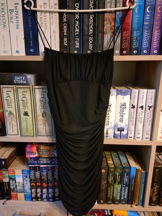 Sukienka mini, czarna, na ramiączkach