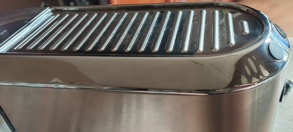 Ekspres DeLonghi Dedica EC 685. M Srebrny