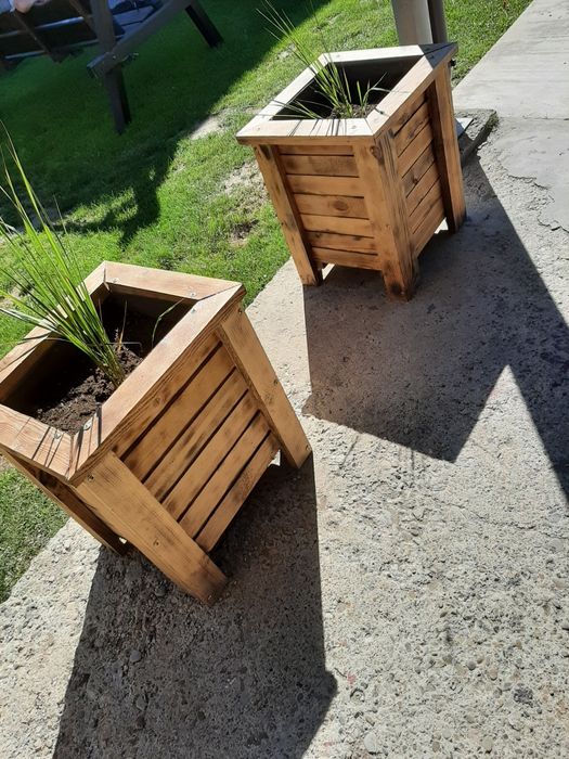 Doniczka, donica drewniana