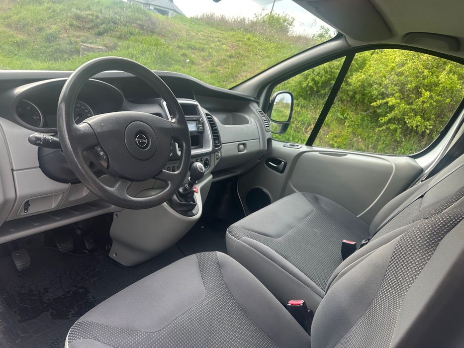 Opel Vivaro Trafic long