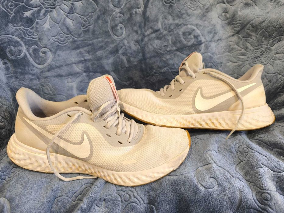 Ténis Nike Revolution Nº45