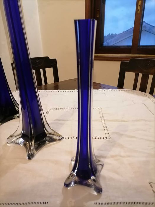 Jarras em vidro azul64861810905731121