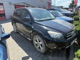 toyota rav 4 samochód