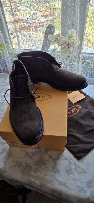 Нові замшеві чоботи Tod's