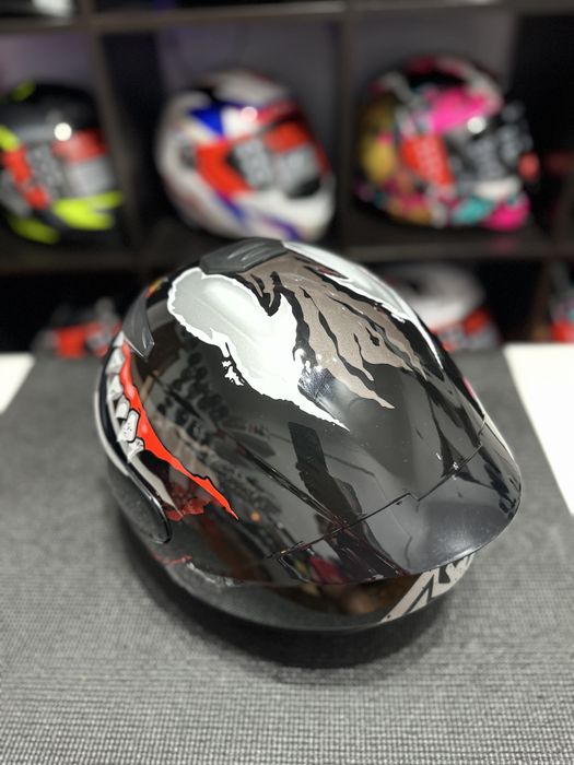 Capacete venom NOVO ja com viseira preta 90€