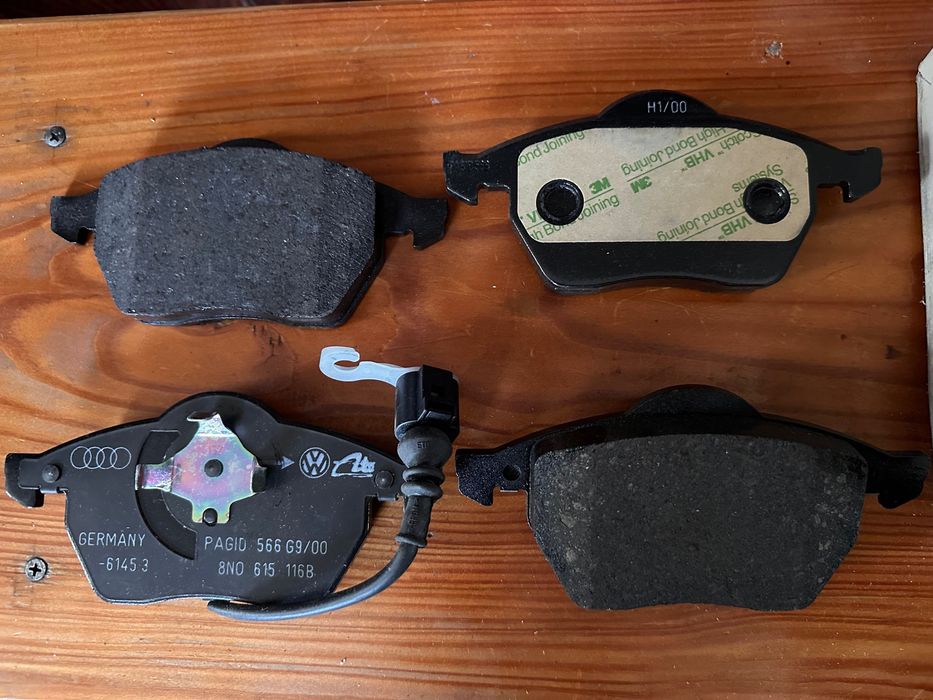 8N0698151A Колодки гальмівні передні Audi A3 TT VW Golf4Bora SEAT Leon