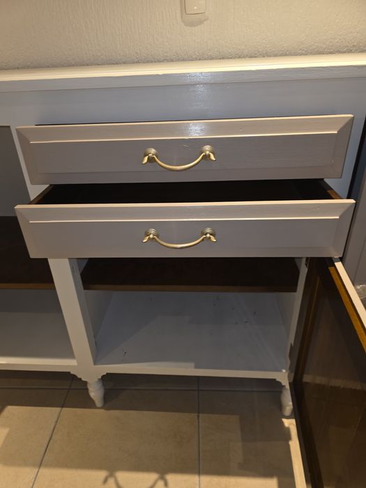 Aparador de sala em nogueira (restaurado)