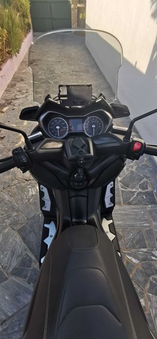 X max 125 tech max