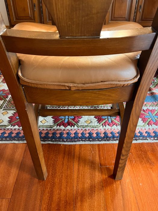 Cadeiras de madeira maciça