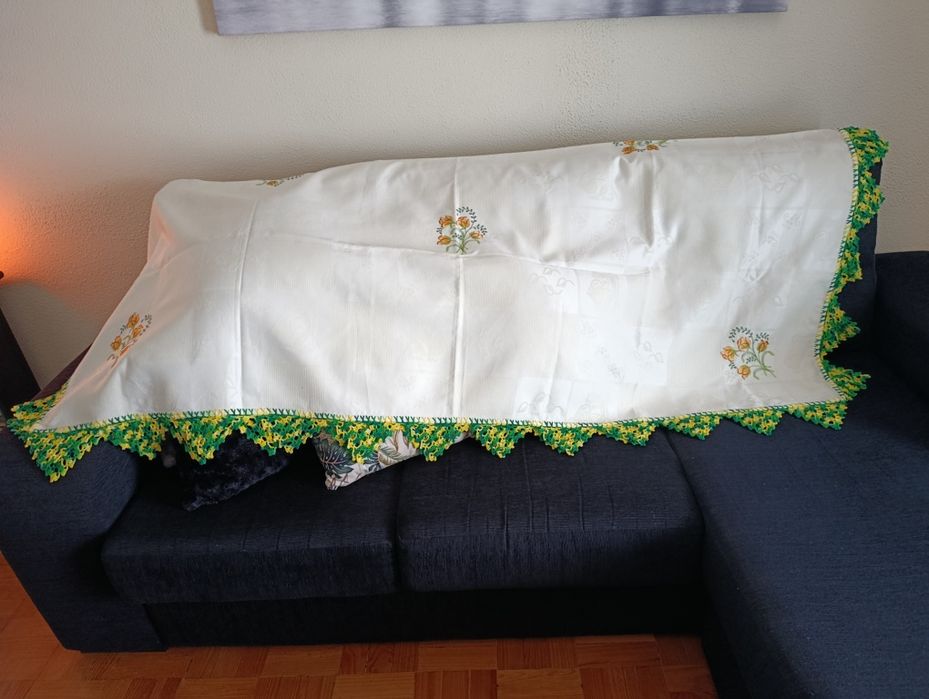 Toalha mesa bordada bicos em renda