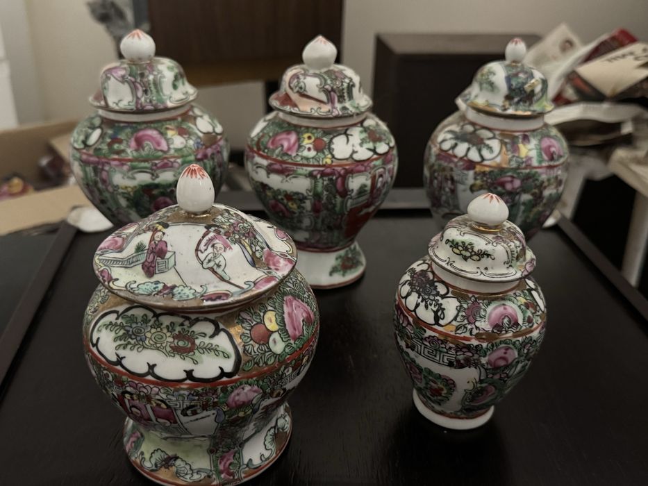 Varias louças decoraçao novas de exposição algumas com mais de 40 anos