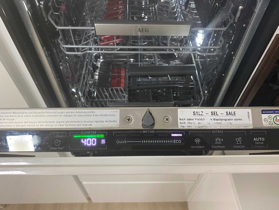 Maquina de Lavar Loiça de Encastre Total.