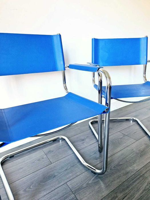 PAR DE CADEIRAS DE BRAÇOS CANTILEVER ESTILO BAUHAUS