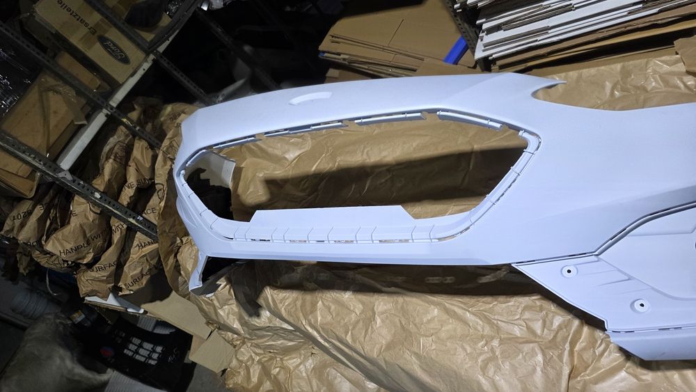 福来出品 Zderzak przód przedni ford Focus active st 21- nowy oryginał