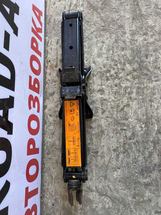 Домкрат Nissan Navara D40 Pathfinder R51