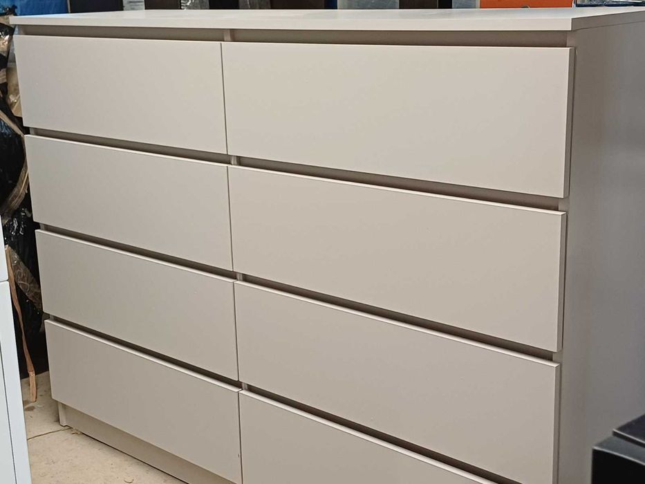 Duża nowoczesna komoda MAJA S8 140 cm kaszmir 8 szuflad