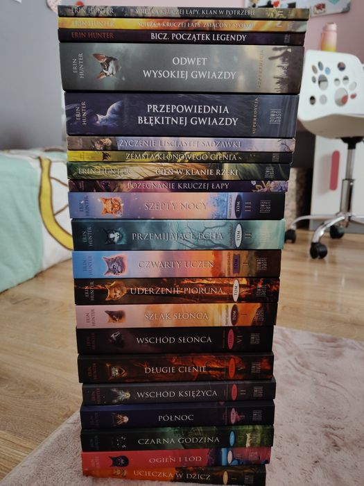 Erin Hunter Wojownicy różne tytuły i serie