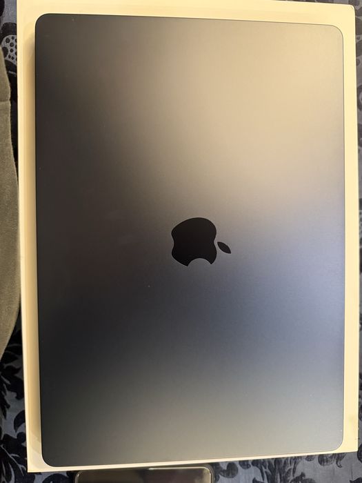 Macbook air 15’’ M4 16GB 512 GB