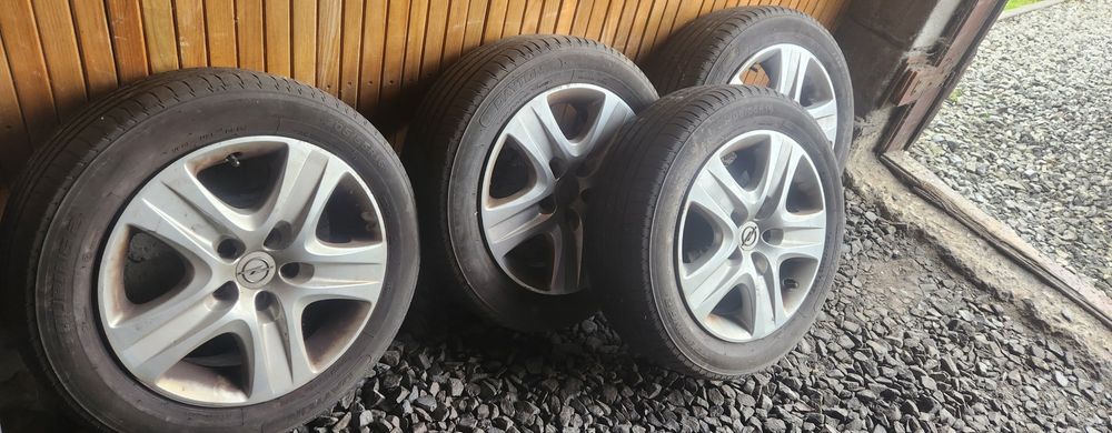 Felgi z oponami opel