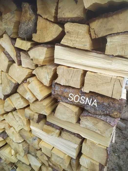 gotowe do palenia i składowania drewno buk dąb jesion