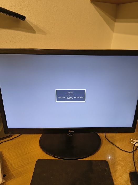 Monitor LG 22M38A