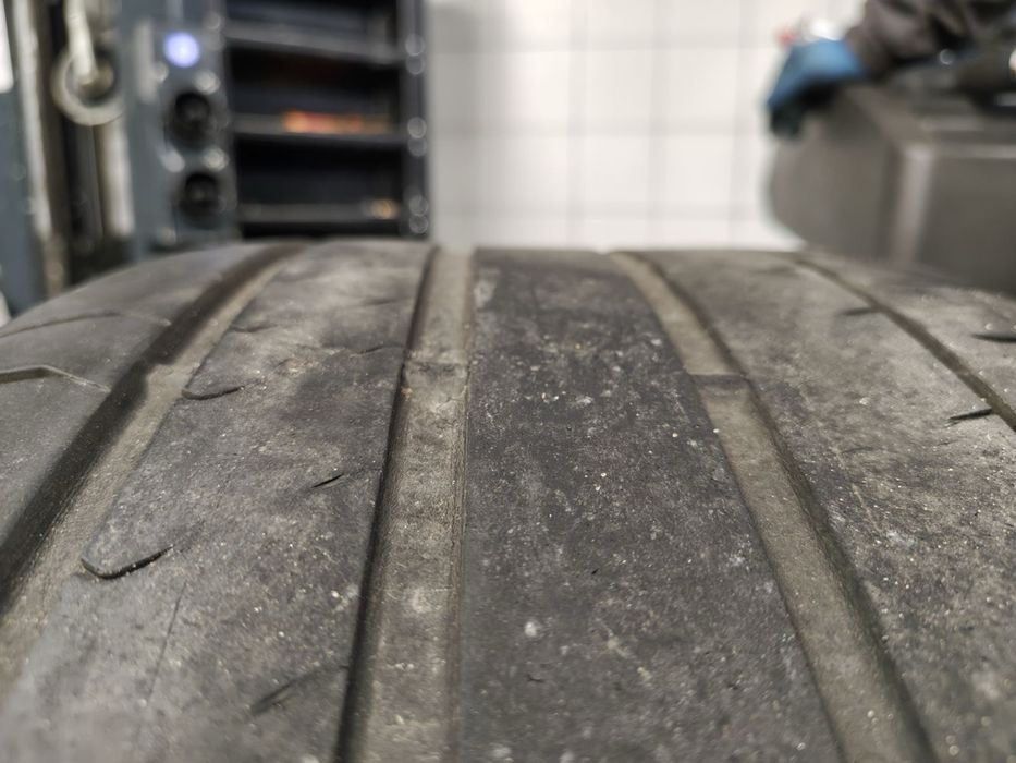 Різно широкі 275/40 315/35 R22 Pirelli PZero