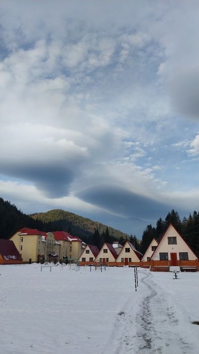 Будинок в Яблуниці. Проживання в Карпатах з харчуванням в Буковелі.