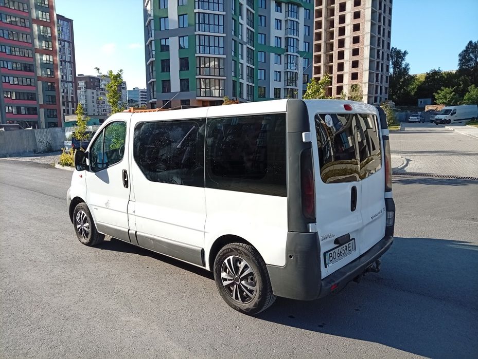 Продам Опель Віваро 1.9 дизель Opel Vivaro 2003 рік