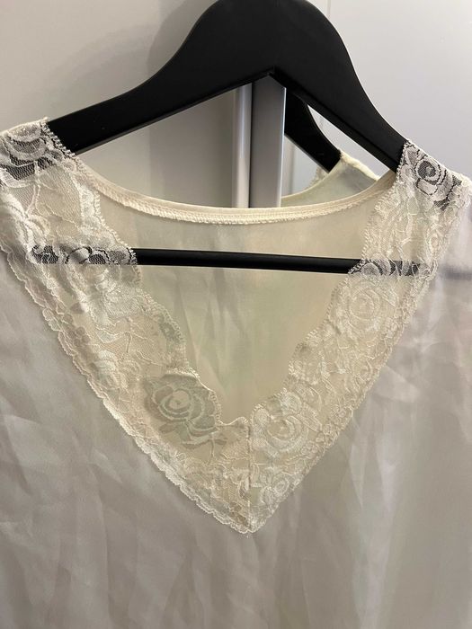 Biała bluzka koszulka z koronką Rose Boutique rozm. S. Nowa