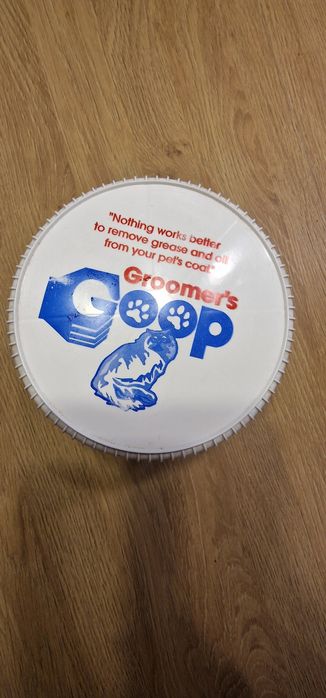 Groomer's Goop, profesjonalny środek do pielęgnacji sierści zwierząt.
