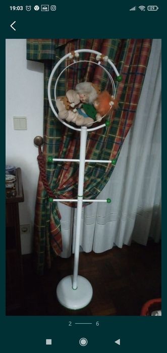 Cortinados, almofada, bengaleiro