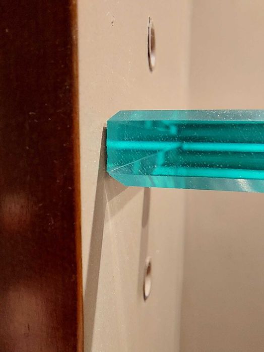 Cristaleira estilo colonial