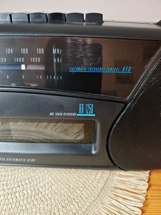 Radiomagnetofon kaseciak GRUNDIG RR1250 – sprawny, super stan, klasyk.