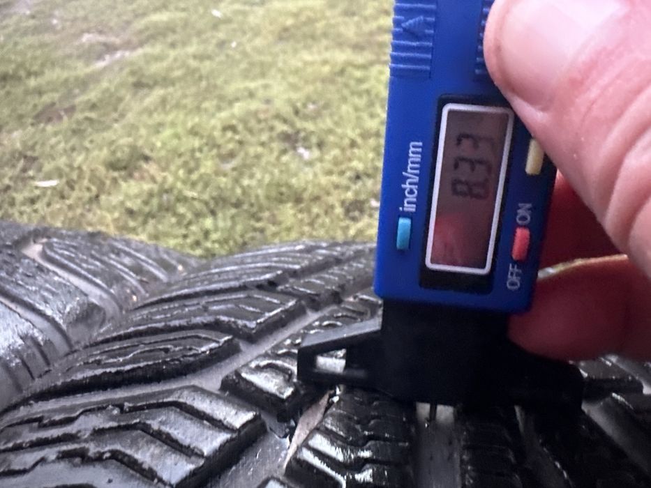 Шини зима 225/55 R17 Uniroyal резина комплект хороший стан
