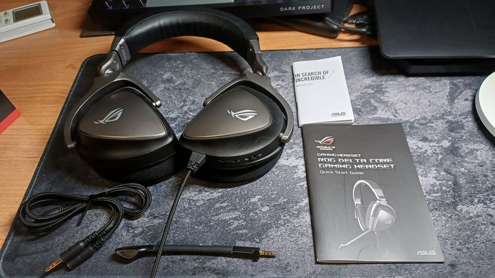 Asus rog delta core з мікрофоном