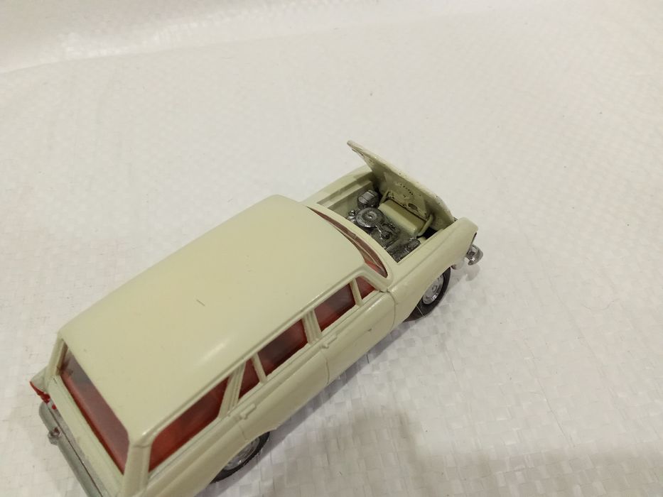 Москвич 427  (А 4)