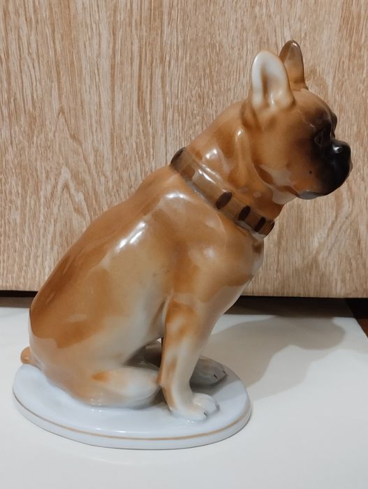 Фарфоровая статуэтка. Собака -Боксёр. ЛФЗ. Высота около 21 см. Б/У.