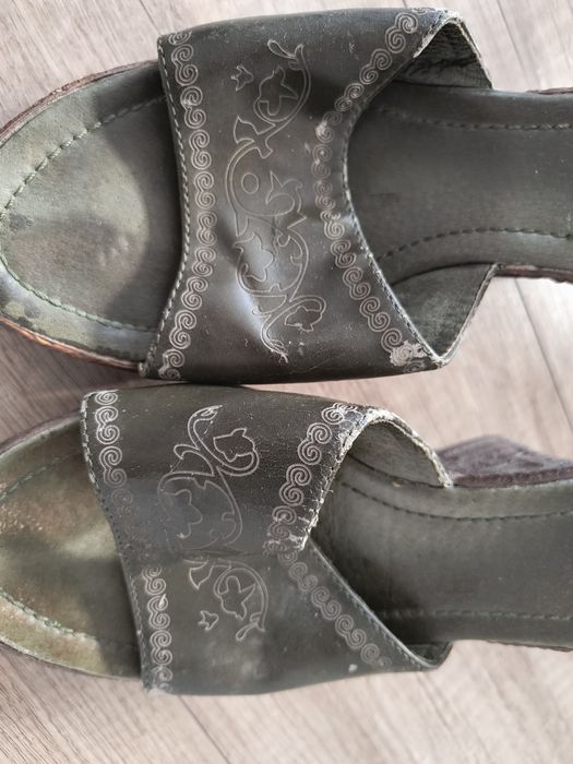 Klapki damskie na koturnie rozmiar 38