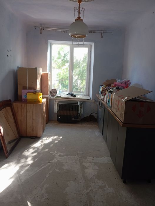 Продаж будинку з земельною ділянкою